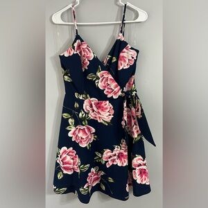 NWT Francesca’s Trixxi wrap tie mini dress in navy with pink flowers size medium